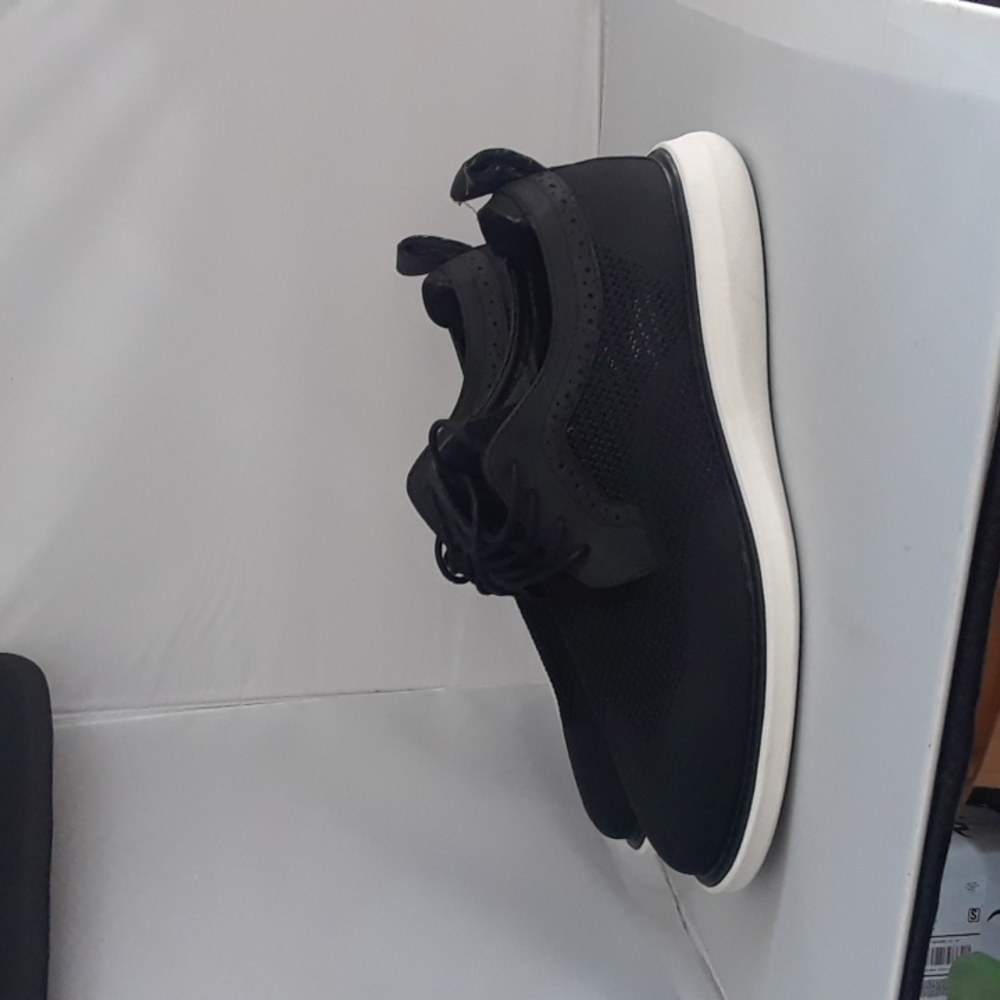 EXPRESS SHOES MEN.